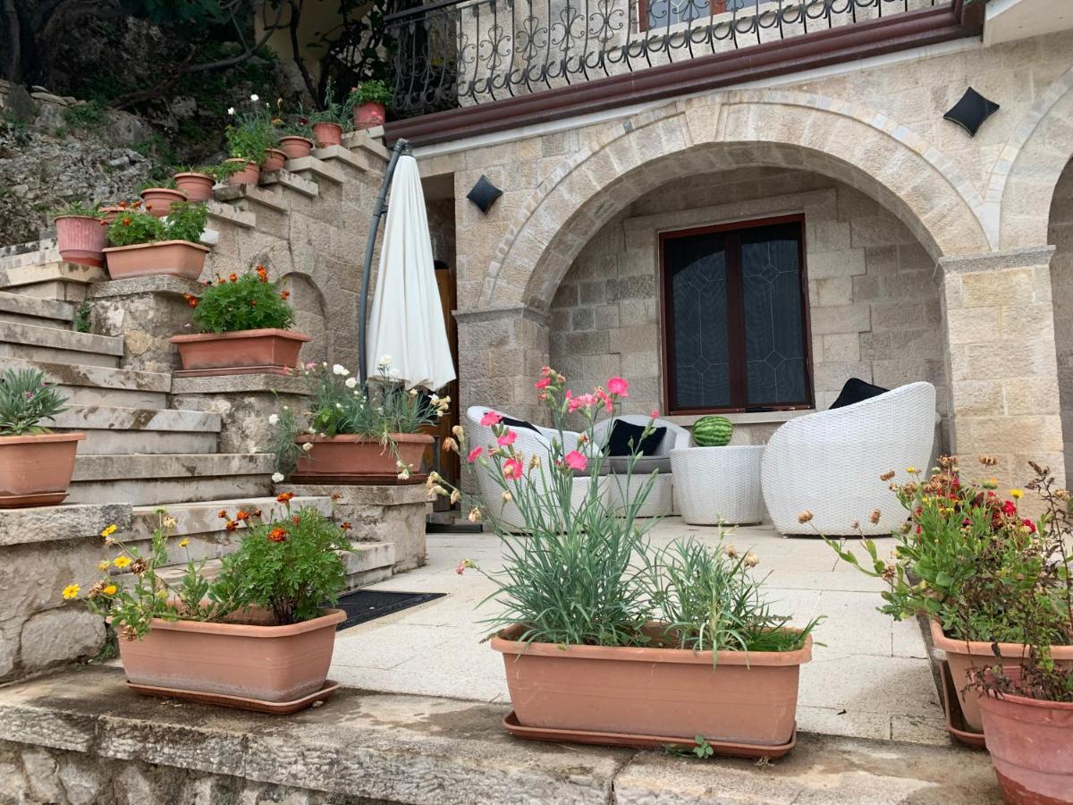 Villa Celaj “The Castle” Kruje Luaran gambar