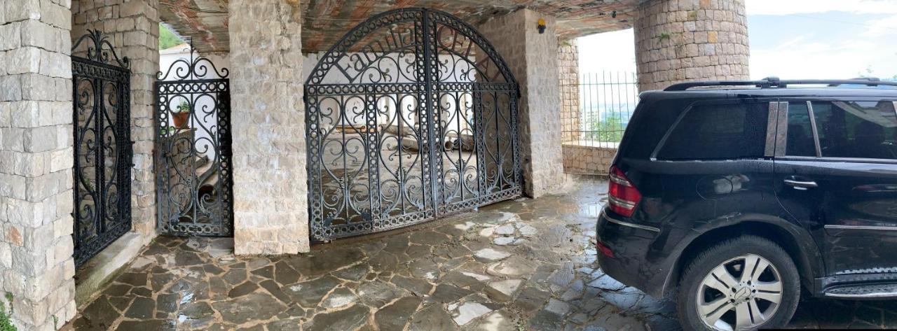 Villa Celaj “The Castle” Kruje Luaran gambar