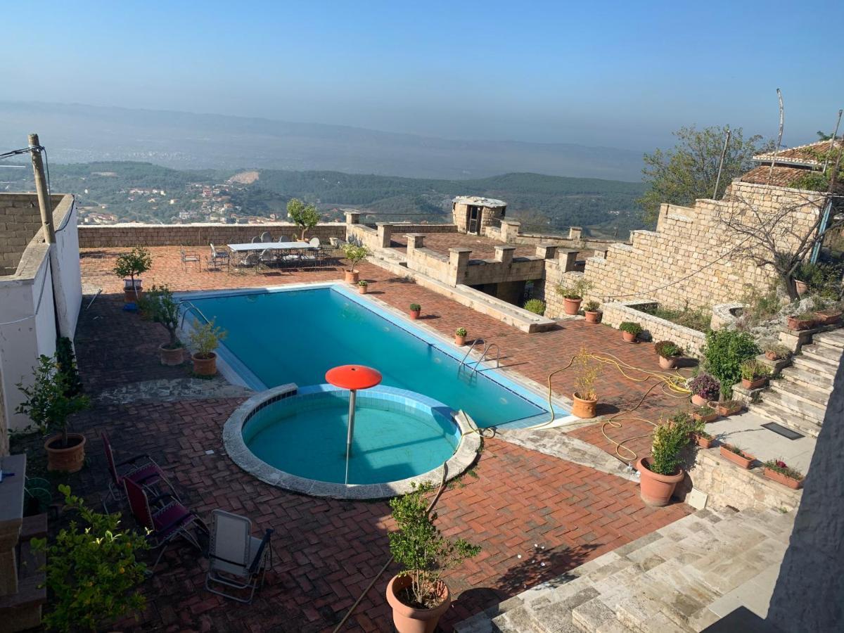 Villa Celaj “The Castle” Kruje Luaran gambar