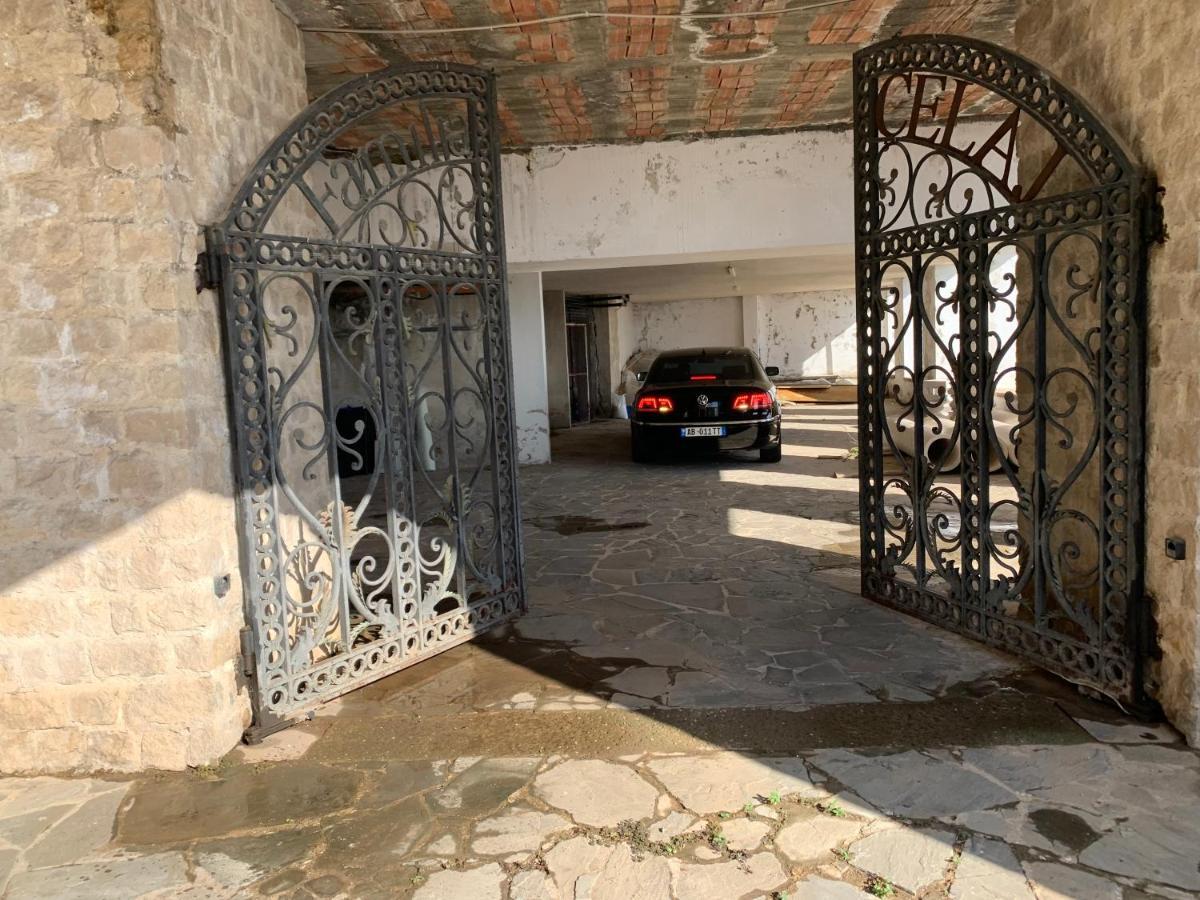 Villa Celaj “The Castle” Kruje Luaran gambar